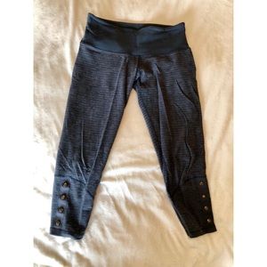 lululemon crop leggings with button - size 6